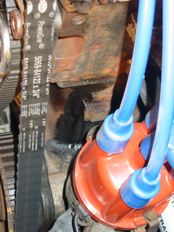 A definite fresh dribble Pinto head gasket oil leak on the Capri