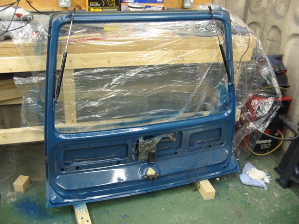 Dry you bastard, dry ... Capri tailgate resprayed