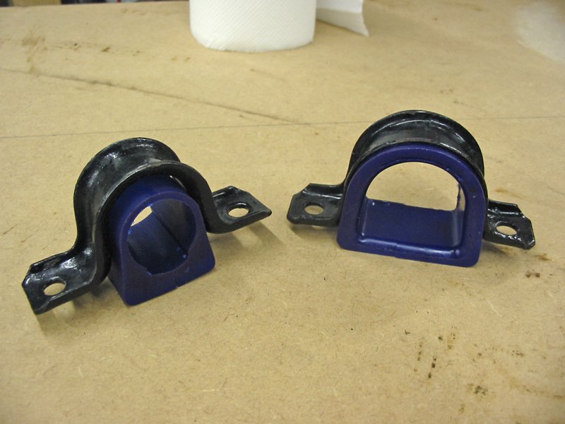 The Superflex ones fit just fine Superflex bushes fit the Capri steering rack brackets, unlike Deflex