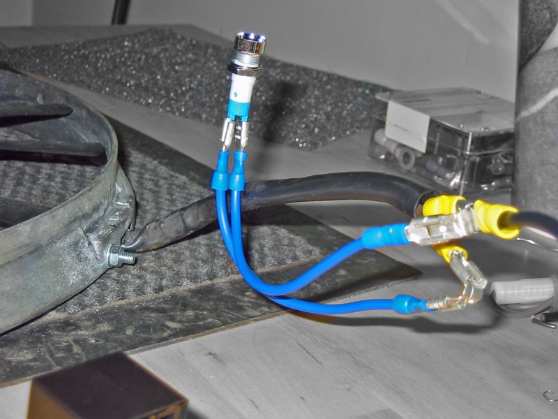 LED in series with the fan 12v LED in series with the fan